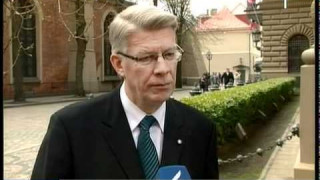 Prezidents svētkos aicina iemīlēt Latviju