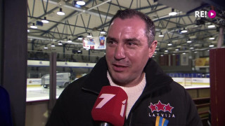 Hokeja čempionāta fināla 1.spēle "Zemgale/LLU" - "Olimp/Venta 2002". Intervija ar Sandi Riekstiņu