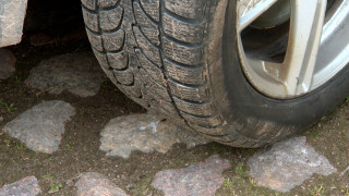 Kāpēc riepu maiņa šoruden autovadītājus dara bažīgus?