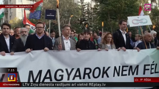 Ungārijā protesti pret valdību 1956. gada sacelšanās gadadienā