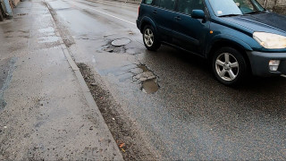 Kāpēc ir tik sarežģīti pierādīt zaudējumus, kas radušies bedraino ielu dēļ?