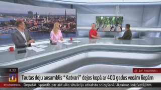 Tautas deju ansamblis "Katvari" dejos kopā ar 400 gadus vecām liepām