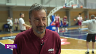 [Angliski] Banki gatavojoties spēlei Liepājā | Basketbols