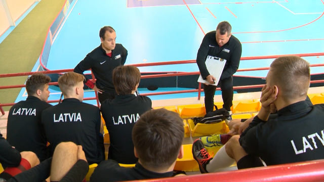 Latvijas florbola valstsvienība pirms turnīra aizvada pēdējos treniņus