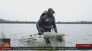 Ukrainā atmīnētāji spiesti strādāt arī zem ūdens