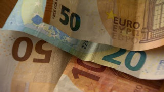 Kuram pienākas 500 eiro pabalsts - vecākiem vai bērniem?