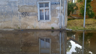 Kāpēc teju 20 gadus netiek salabota lietus notekūdeņu kanalizācijas sistēma Čiekurkalnā?
