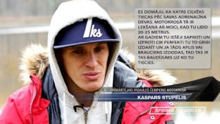 Kaspars Stupelis izrāda savas Vecpiebalgas mājas