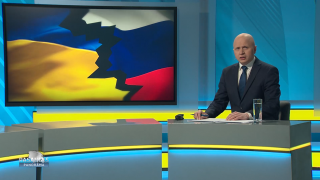 Pasaules panorāma: Kremlis cenšas pārliecināt Ukrainā iebrukt arī Baltkrieviju; NATO pastiprina klātbūtni austrumu flangā (ar surdotulkojumu)