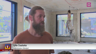 Dāņu mākslinieks izstādē iedzīvina kentauru pasauli