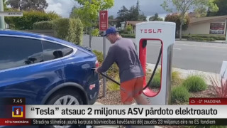 "Tesla" atsauc 2 miljonus ASV pārdoto elektroauto