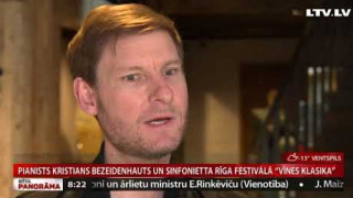 Pianists Kristians Bezeidenhauts un Sinfonietta Rīga  festivālā "Vīnes klasika"