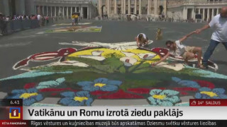 Vatikānu un Romu izrotā ziedu paklājs