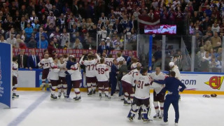 Latvija iegūst bronzas medaļu Pasaules hokeja čempionātā. Uzvarētāji līksmo par uzvaru