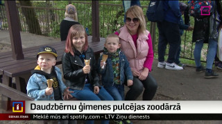 Daudzbērnu ģimenes pulcējas zoodārzā