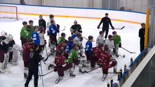 Latvijas hokeja izlase aizvada pēdējo treniņu pirms turnīra Šveicē