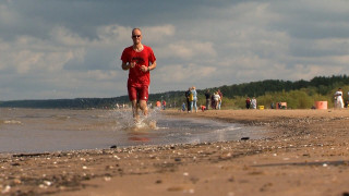 Kas liek cilvēkam 30 gadus septembra pirmajā svētdienā būt pie jūras un skriet?