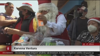 Arī Peru bērnus apmeklē Ziemassvētku  vecītis
