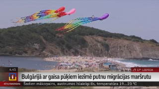Bulgārijā ar gaisa pūķiem iezīmē putnu migrācijas maršrutu