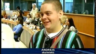 Rīgas Nedzirdīgo vidusskolas skolēni apmeklē Eiropas Parlamentu