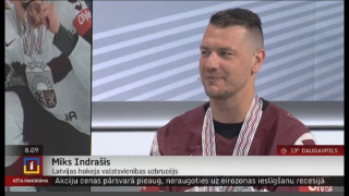 Saruna ar Latvijas hokeja izlases uzbrucēju Miku Indraši