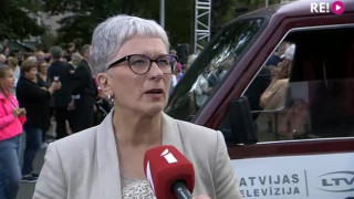 Sandra Kalniete vērtē Baltijas ceļa nozīmi