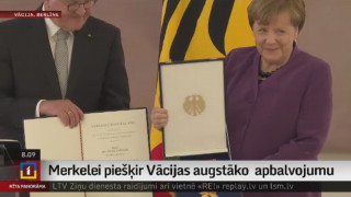 Merkelei piešķir Vācijas augstāko  apbalvojumu