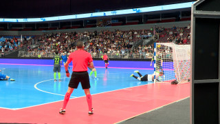 Telpu futbola Virslīgas finālsērijas pirmajā mačā "RFS Futsal" uzvar pendelēs "Riga FC"