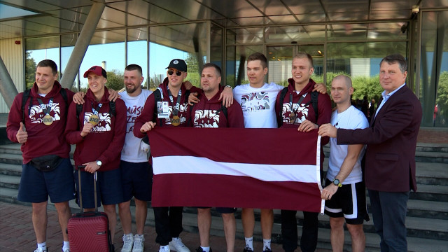 Latvijā ar bronzas medaļām atgriezusies 3 pret 3 basketbola izlase