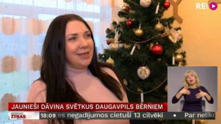Jaunieši dāvina svētkus Daugavpils bērniem