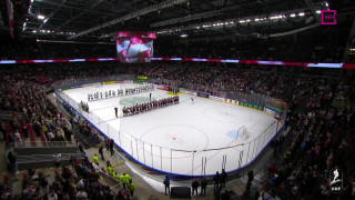 Pasaules hokeja čempionāta spēle Latvija - Norvēģija. Skan Latvijas himna uzvarētājiem