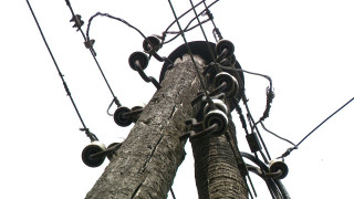 Kāpēc turīgā Mārupes novada Tīraines ciematā atslēgs elektrību?