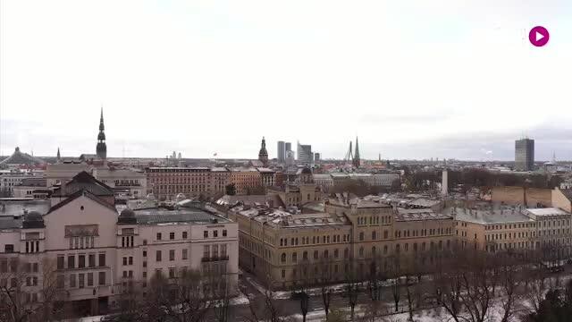 Ielas garumā.  Darba, jaunā laikmeta un tehniskā progresa simboli Rīgas arhitektūrā